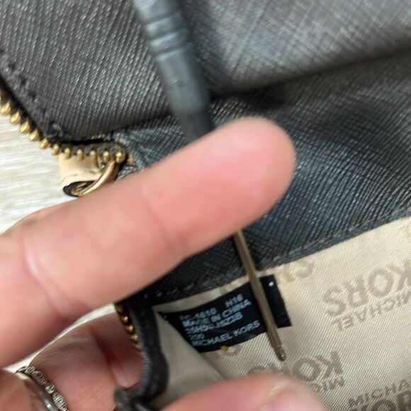 Michael Kors brown jet set full zip wallet - Picture 9 of 9